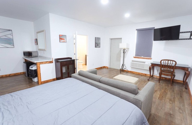 Downstairs King-sized Bed
