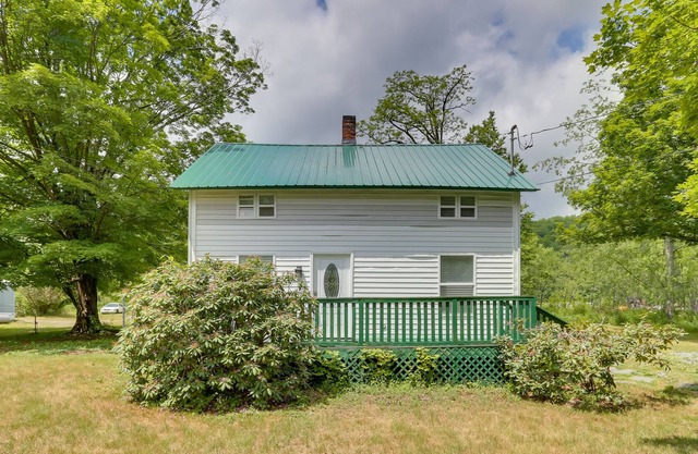 Downsville Vacation Rental w/ Deck: Walk to River!