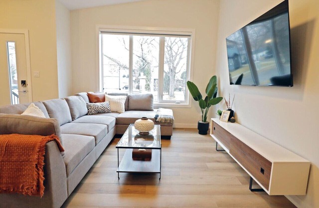 Downtown 3 Queen Beds|A/C|Double Garage|Disney+