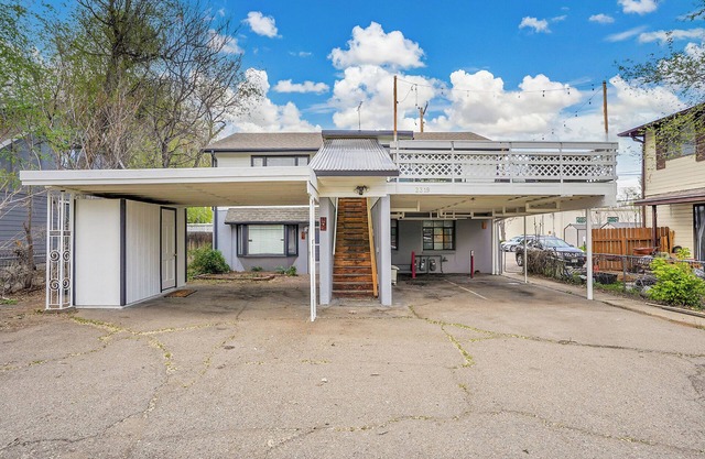Downtown Boulder spacious 2-bedroom apartment in Boulder with a carport