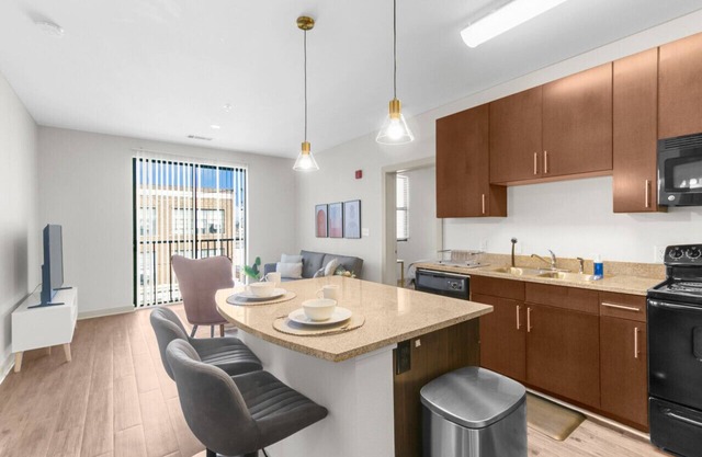 ~Downtown Delight:2BR|2BA Fully Equipped Amenities