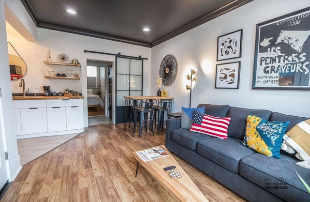 Downtown Dwelling 1616