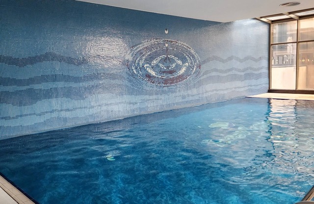 Downtown İstanbul Taksim, family suit, pool, sauna gym internet Netflix