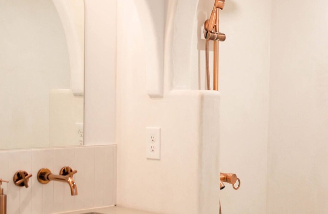 Downtown Loft Apartment within Walking Distance to Everything!