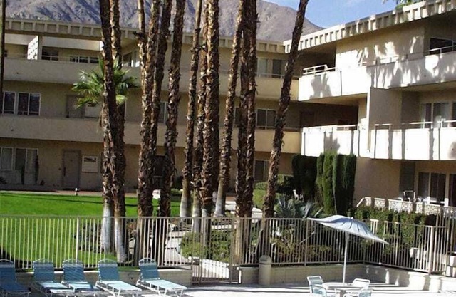 Downtown Palm Springs/Walk Everywhere/Free High-Speed Wi-Fi
