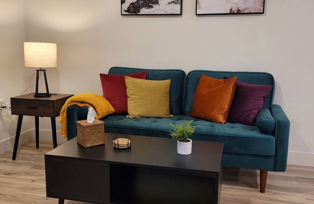 Downtown SLC Apt w/pool, hot tub, gym, fast internet