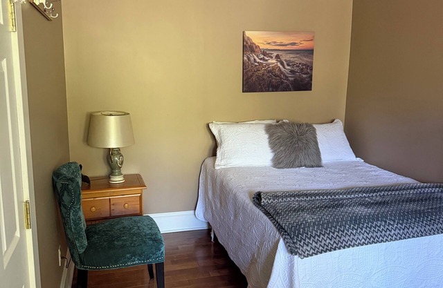 Downtown St. John's Studio, Midstream Manor Studio 6 Apartment