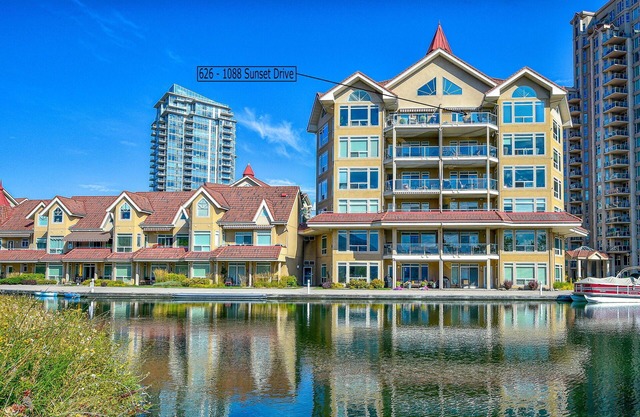 Downtown Waterfront Top Floor Suite - Spectacular View - Discovery Bay