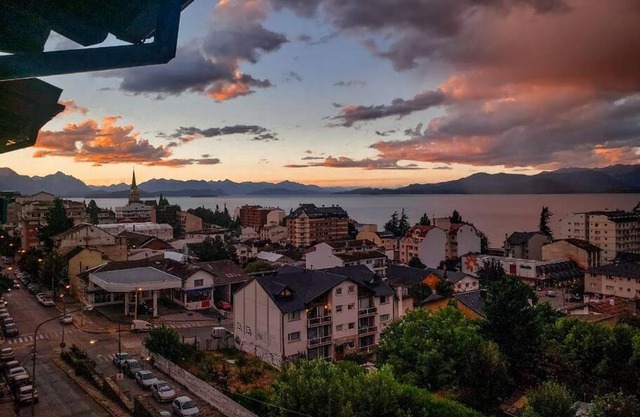 Dpto centrico con vista al lago