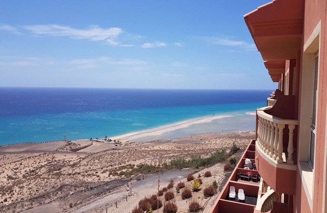Dream apartment overlooking the turquoise lagoon of Sotavento