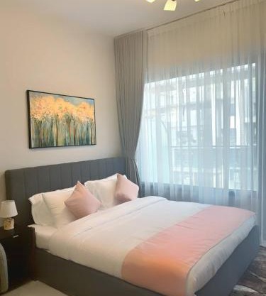 Dream F1 Airport Studio Pool & Gym