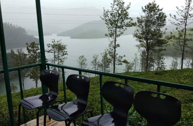 Dreamz Avalanche Lake View Resort
