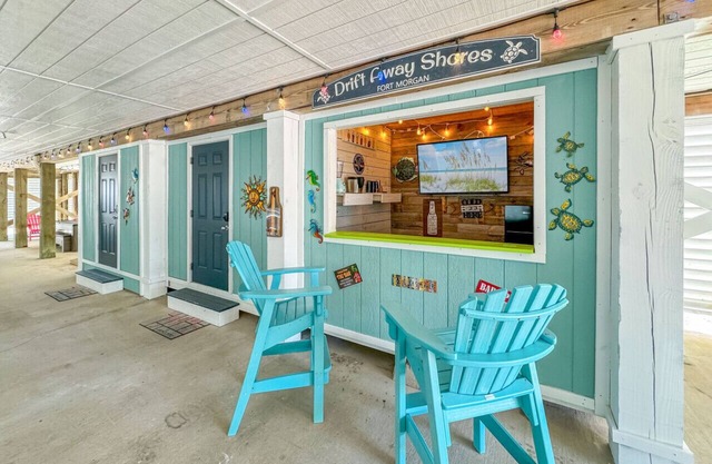 Drift Away Shores · 400ft to the beach!*Week Discount*Tiki Bar*2 Pools