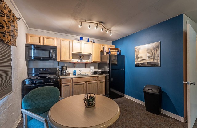 Driftwood Suite at Lake Sometimes