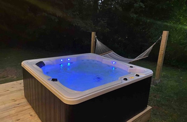 DT Raleigh Oasis I Hot Tub I Fire Pit | Games