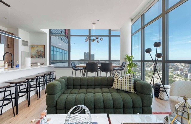 Dual Penthouse Retreat: Perfect for Groups
