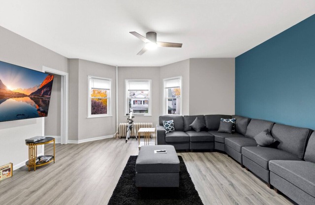 Duplex|4Min Walk to NYC Train|Gameroom|Hotub+Sauna