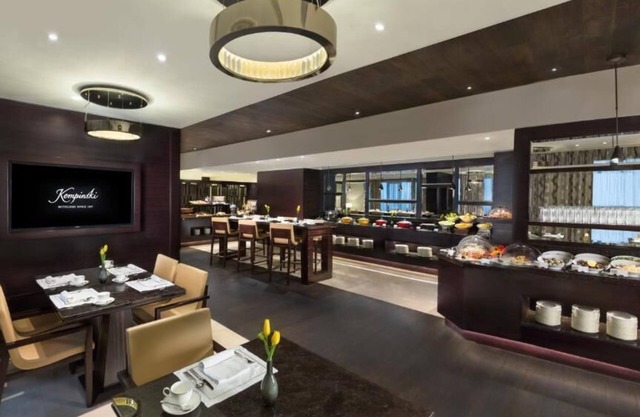 Duplex Aspen Near Mall Of Emirates By Luxury Bookings