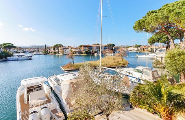 Duplex rénové 2 chambres à Port Grimaud - Climatisation, Terrasse