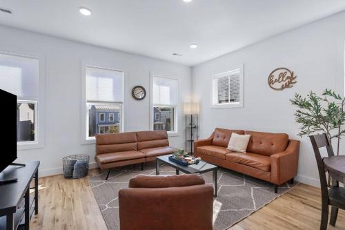 Duplex with Balcony and Spacious Dog-Friendly Oasis!