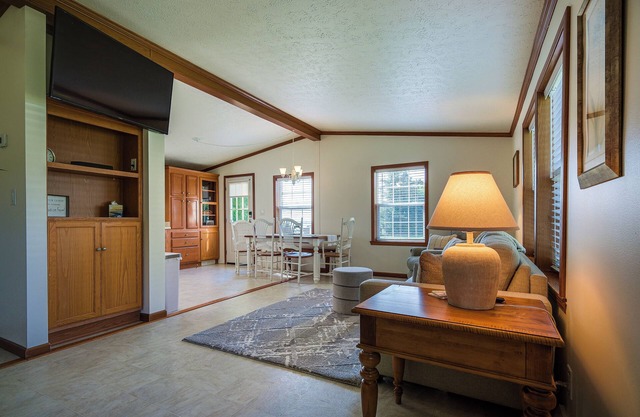 Dutch Country Home: 9 Mi to Sight & Sound Theater