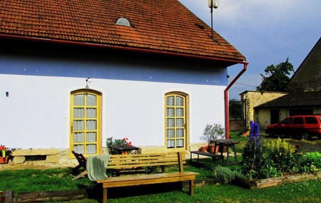 Dvůr v Borovné