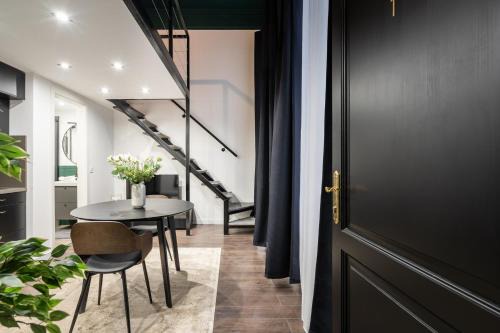 E41 - Trendy Boutique Apartments - Prime Spot by BQA