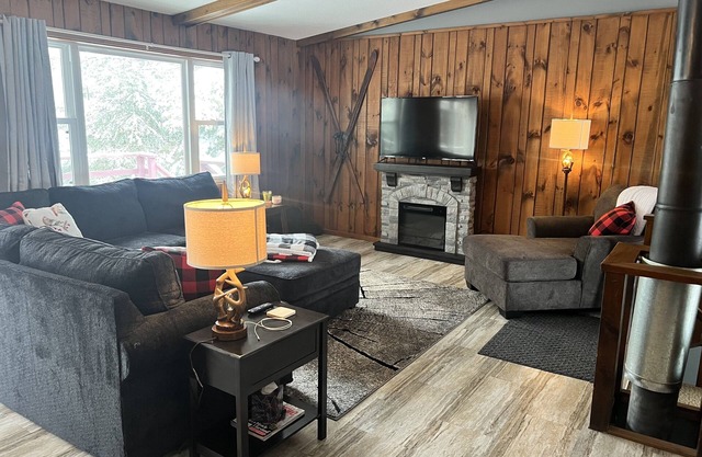 Eagle River Home on Chain of Lakes, Private and Close to Restaurants/Night Life