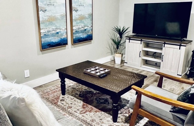 East Austin Home - Peaceful and centrally-located