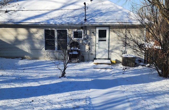 Easy access to IU, Downtown, Bryan Park, Coffee Shops and Restaurants