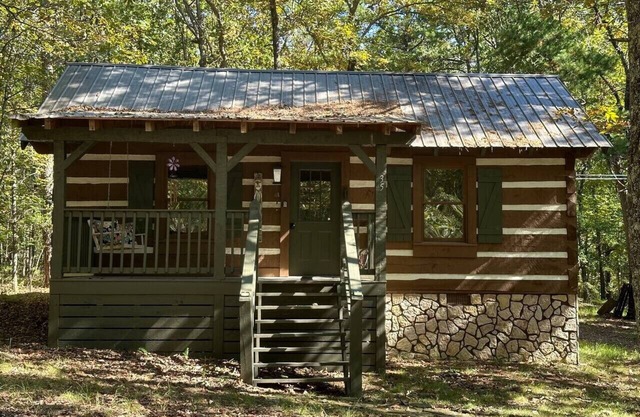 Eclectic Cabin l Near Desoto State Park & Falls
