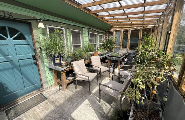 Eclectic Midtown home by Whole Foods near I-10