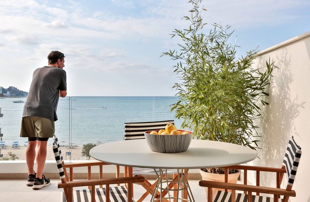 ECO-APARTMENTS LA MARINEDA & HOTEL THALASSA SPORT & SPA