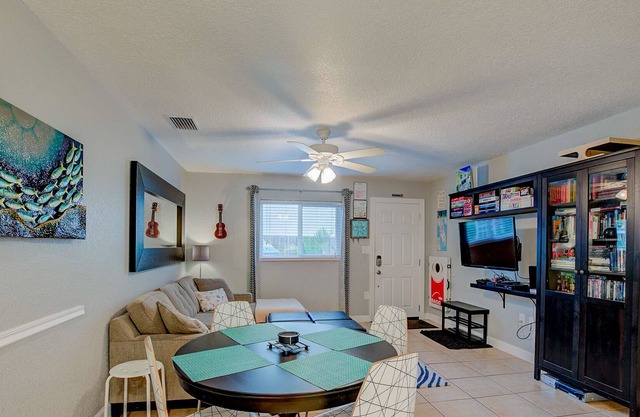 Eco-Friendly☀︎Modern Tropical Oasis (A)☀︎near Beach & Historic Downtowns
