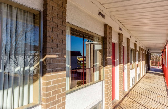 Econo Lodge Meridian South