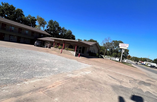Economy Inn Express