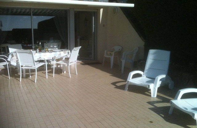 Edge-mer, not overlooked, Ground Garden, Terrace. park. private, facing South, Comfort