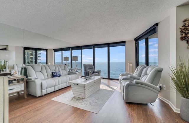 Edgewater T3 #802 - 2 BR 2 BA