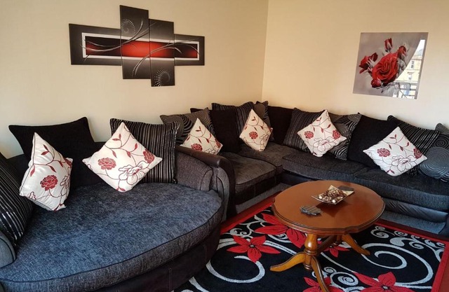 Edinburgh City Deluxe Apartment