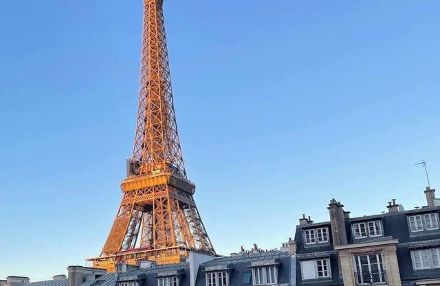 EIFFEL TOWER VIEW - Luxury Apartment