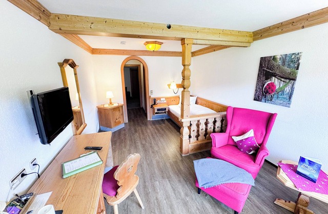 Einzelzimmer, 22qm, mit Dusche/WC und Balkon