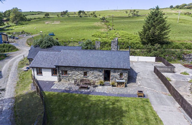Eisteddfa - Glas y Dorlan - sleeps 4 guests in 2 bedrooms