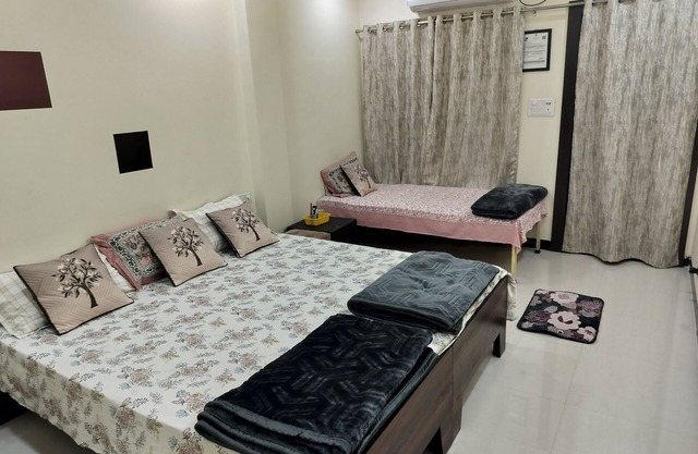 Ekansh Homestay nUjjain