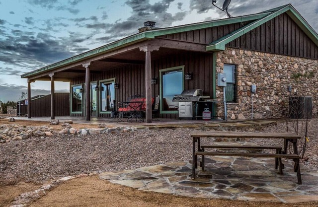 El Coronado Cabin West Rim