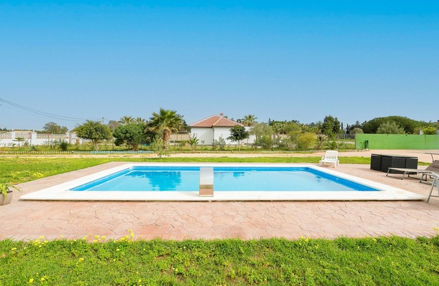 El Coto - Four Bedroom Villa, Sleeps 8