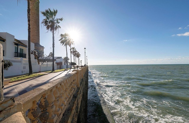 El Paseo Del Faro - House In Chipiona. Free Wifi