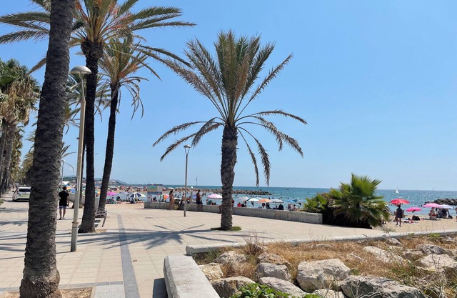 El prat beach apartment by HLCLUB Agency