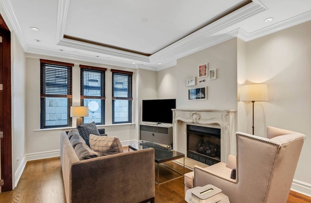 Elegant 1 Bed Suite at Walton Residence in Gold Coast Chicago