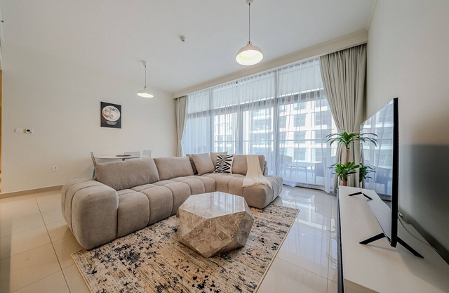 Elegant 2-Bedroom Apartment in Dubai Hills – Modern Comfort & City Views