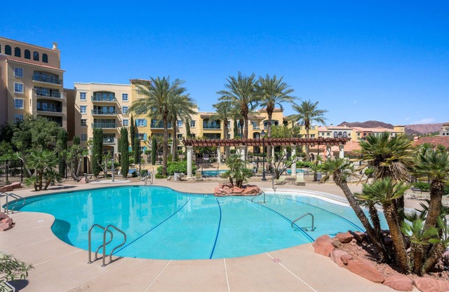 Elegant 2BR | Pool, Lake Views | Remodeled June 24